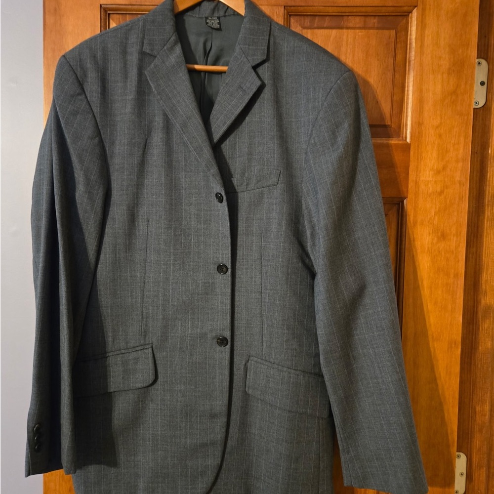 Elegant Charcoal Men's Suit